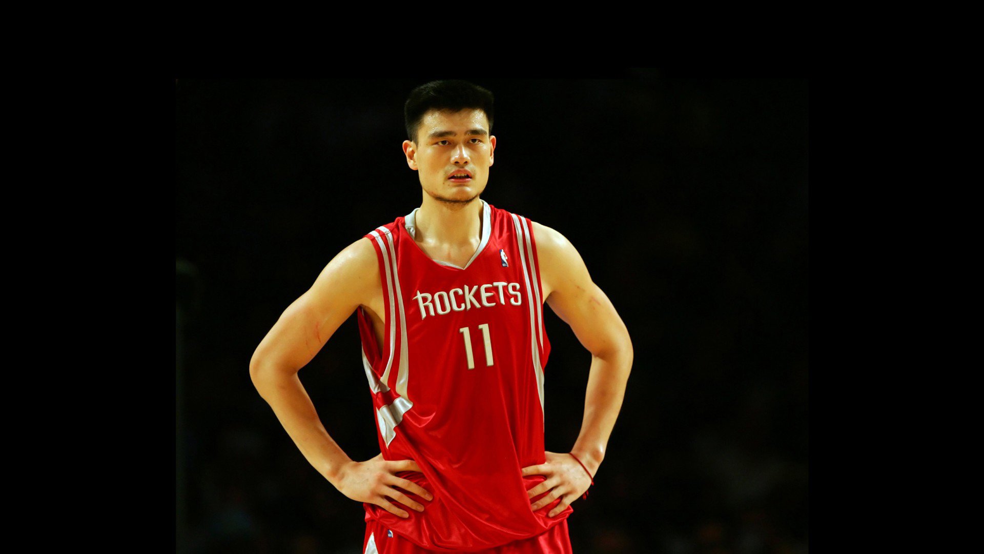 沙漠风暴！阿联酋3:0横扫卡塔尔，巴雷拉一人导演海湾德比惨案